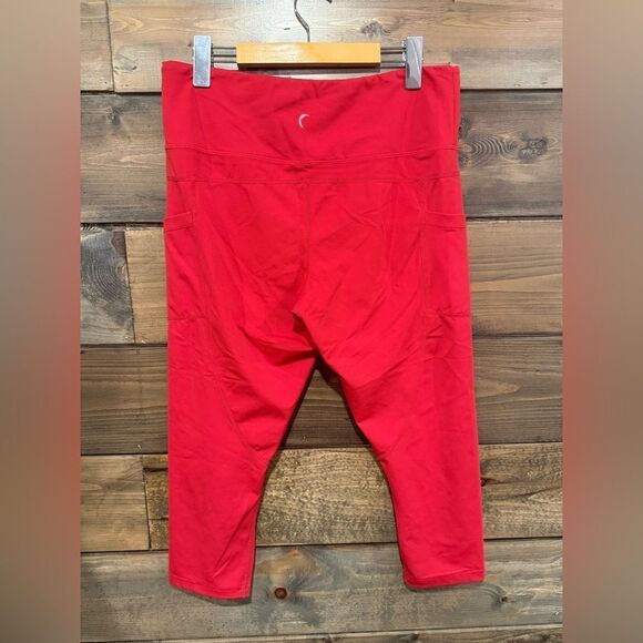 ZYIA Red Capris - Picture 2 of 4